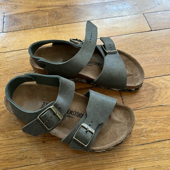 Birkenstock boys Sandals - Olive Green size 31 - Picture 1 of 8